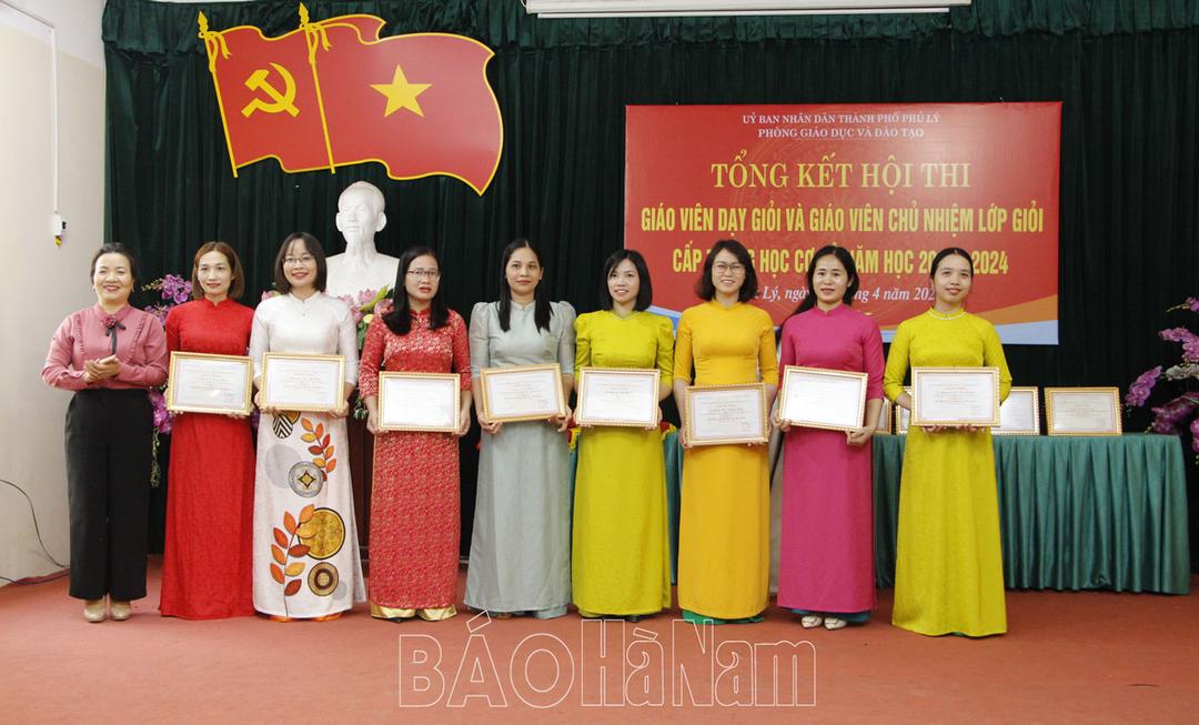 Thành phố Phủ Lý: 72 giáo viên đạt danh hiệu Giáo viên dạy giỏi, giáo viên chủ nhiệm lớp giỏi cấp THCS năm học 2023-2024
