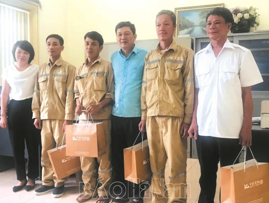 Chủ tịch Công đoàn tận tụy, trách nhiệm vì người lao động