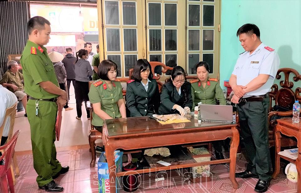 Phát hiện, xử lý cơ sở sản xuất gần 110kg giò, chả sử dụng chất cấm tại xã Nhật Tân