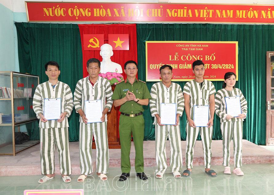 15 phạm nhân được xét giảm thời hạn chấp hành án đợt 30/4