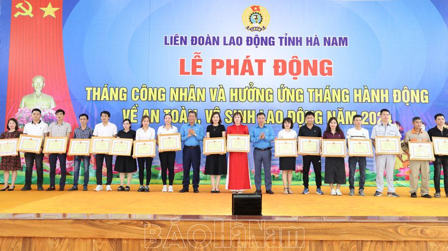 Phát động Tháng Công nhân và hưởng ứng Tháng hành động về ATVSLĐ