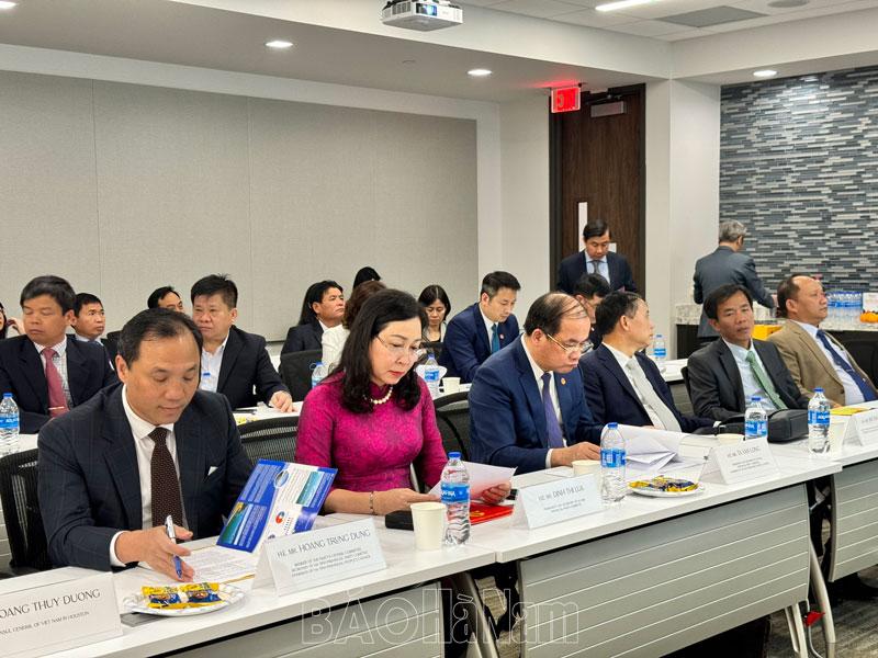 Đồng chí Phó Bí thư Thường trực Tỉnh ủy Đinh Thị Lụa tham gia Chương trình quảng bá địa phương Việt Nam tại Hoa Kỳ và Canada