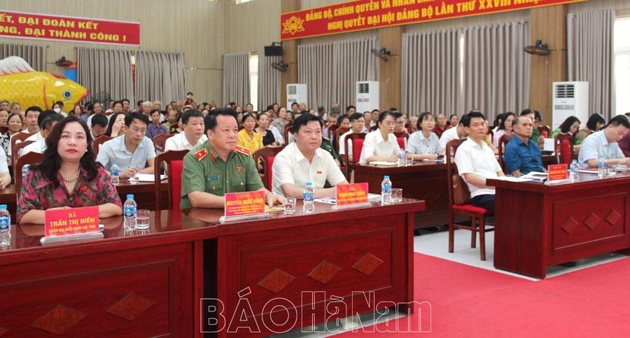 Đoàn Đại biểu Quốc hội tỉnh tiếp xúc cử tri thành phố Phủ Lý