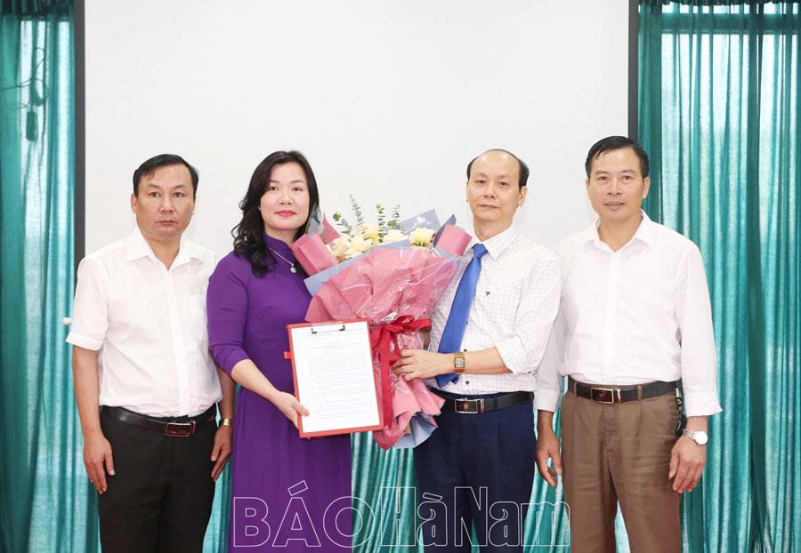 Công bố Quyết định thành lập Chi bộ Công ty TNHH Tân Nét Việt