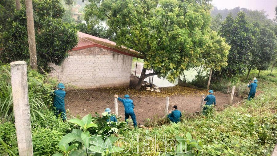 Giải tỏa vi phạm hành lang bảo vệ đê hữu Hồng ở Chân Lý