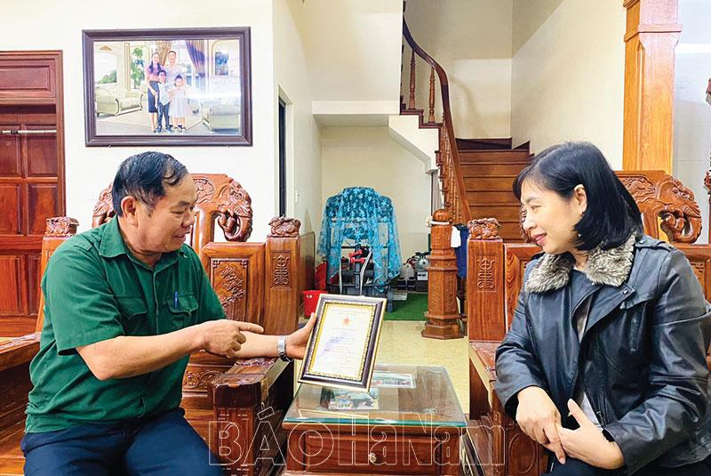 Càng gắn bó, càng thêm yêu nghề truyền thanh cơ sở