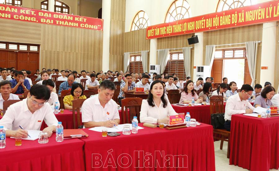 Đồng chí Phó Bí thư Thường trực Tỉnh ủy Đinh Thị Lụa tiếp xúc cử tri các xã Nguyên Lý, Công Lý, Đạo Lý