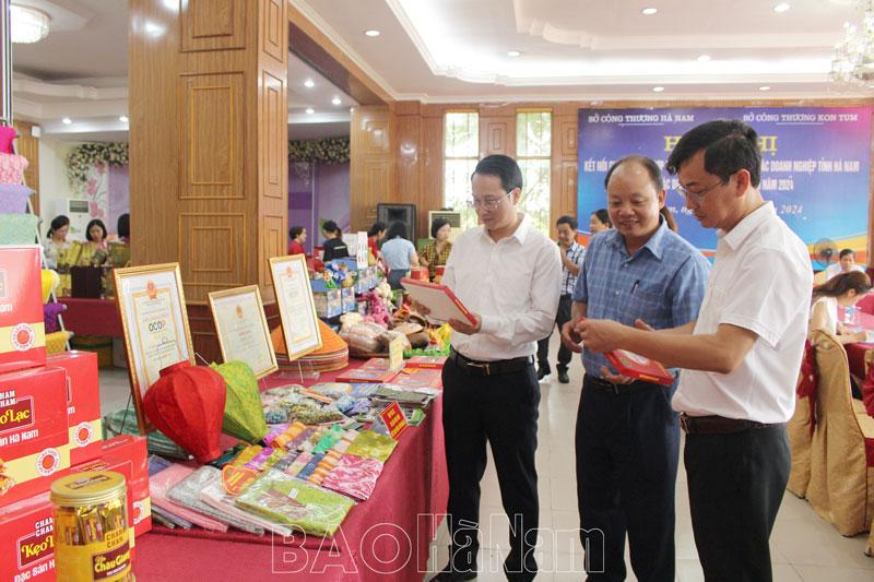 Kết nối giao thương, hợp tác tiêu thụ sản phẩm giữa doanh nghiệp tỉnh Hà Nam và tỉnh Kon Tum