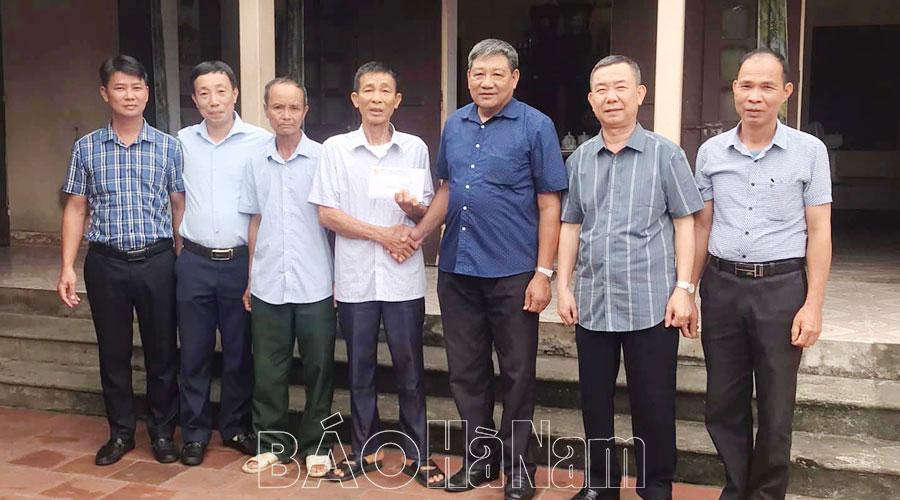 Hội Cựu chiến binh huyện Bình Lục hỗ trợ xóa nhà không an toàn cho hội viên