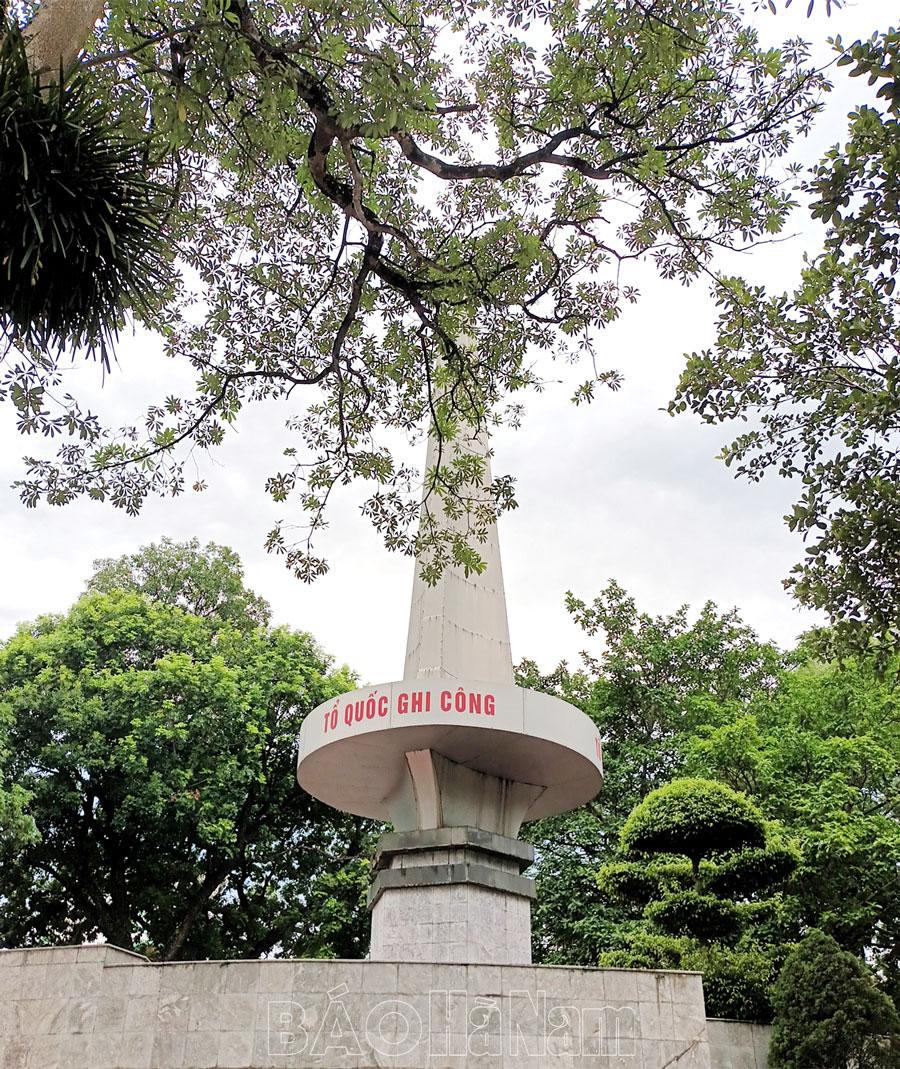 Tên các anh “đã thành tên Đất Nước”