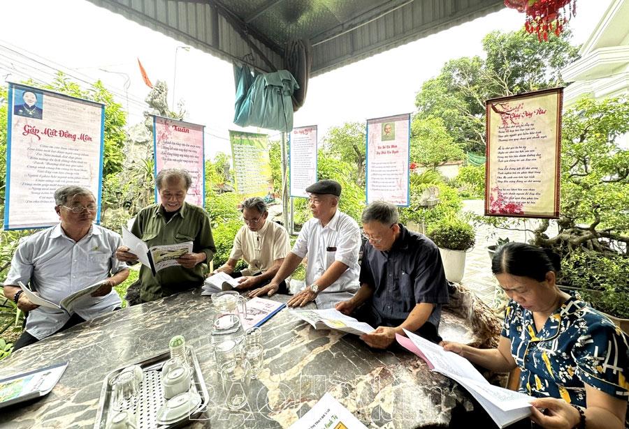 Nơi hội tụ của những người cao tuổi yêu thơ