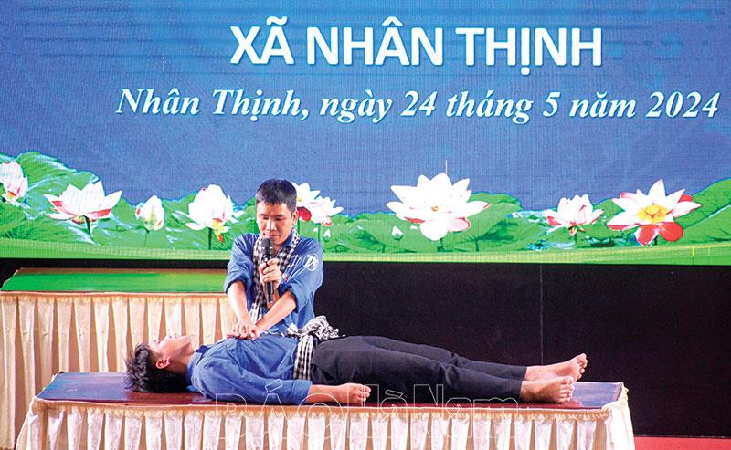 Đội Thanh niên tình nguyện Lý Nhân nâng cao kỹ năng phòng, tránh tai nạn đuối nước ở trẻ em