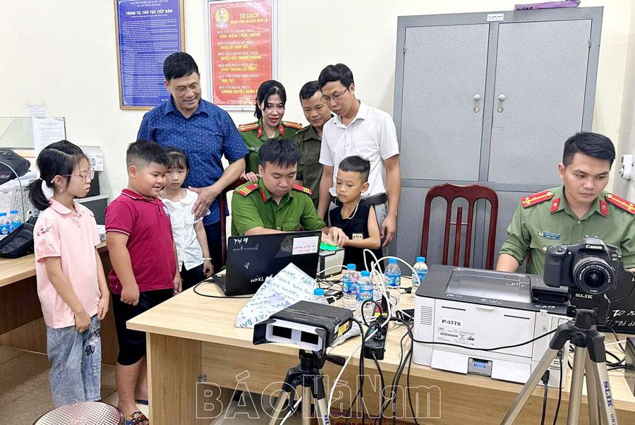 Phủ Lý thu nhận hơn 12 nghìn hồ sơ cấp căn cước