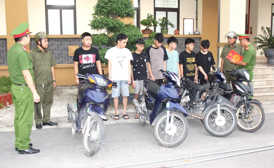 Công an thị xã Duy Tiên truy bắt nhóm thanh thiếu niên dùng hung khí gây rối trật tự công cộng