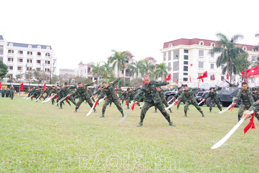 Gắn phong trào thi đua Quyết thắng với thi đua “Huấn luyện giỏi, kỷ luật nghiêm, SSCĐ cao”