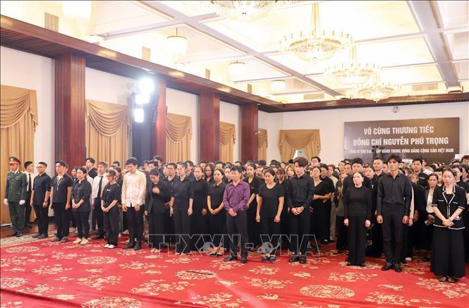 Hơn 1.560 đoàn đã đến viếng Tổng Bí thư Nguyễn Phú Trọng