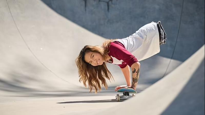 Người phụ nữ khuyết tật lập kỷ lục thế giới về trượt ván bằng tay