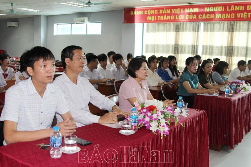 Thành ủy Phủ Lý khai giảng lớp bồi dưỡng lý luận chính trị dành cho đảng viên mới