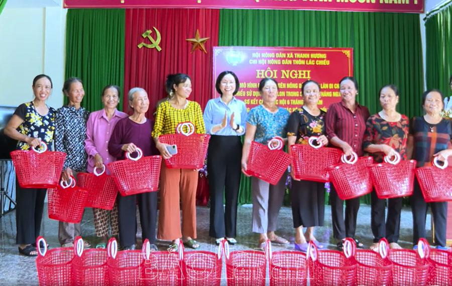 Thanh Liêm ra mắt mô hình "Hội viên nông dân mang làn đi chợ giảm thiểu sử dụng túi nilon trong sinh hoạt hằng ngày"