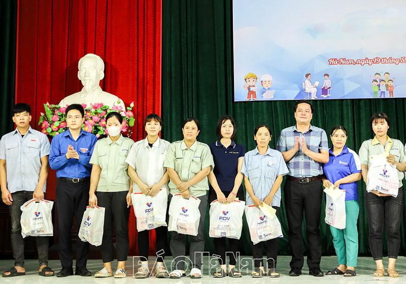 Củng cố, phát triển tổ chức đoàn, hội trong doanh nghiệp ngoài nhà nước