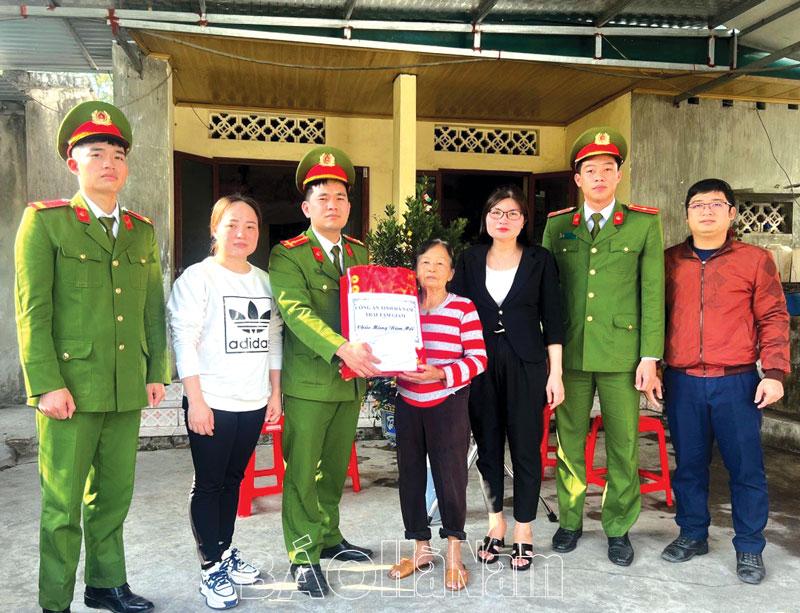 Hội LHPN xã Thanh Sơn tham gia xây dựng Đảng, chính quyền trong sạch, vững mạnh