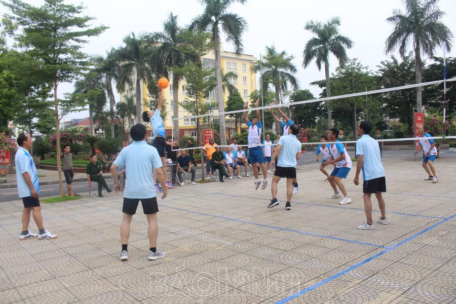 Hội Cựu chiến binh tỉnh tổ chức Giải Bóng chuyền hơi nhân ngày truyền thống
