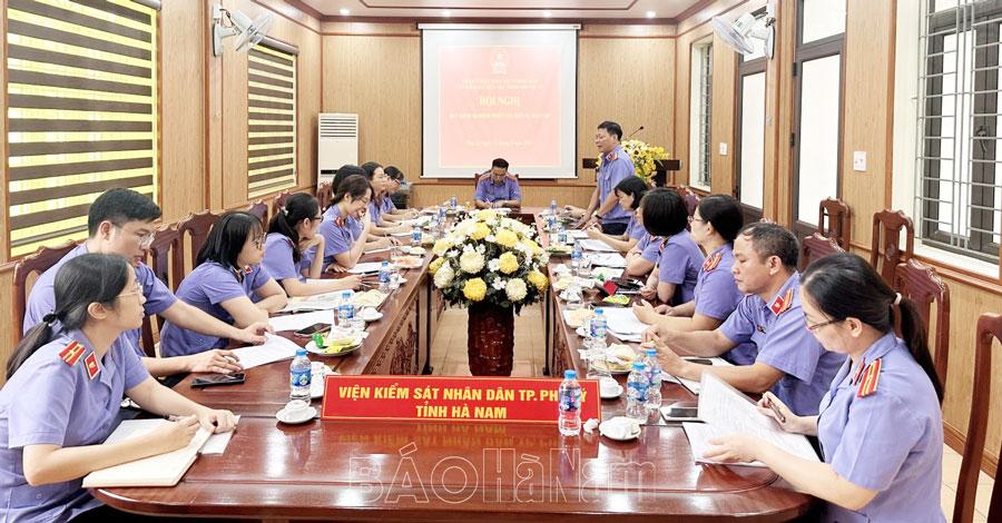 Viện Kiểm sát nhân dân thành phố Phủ Lý phối hợp tổ chức phiên tòa dân sự rút kinh nghiệm