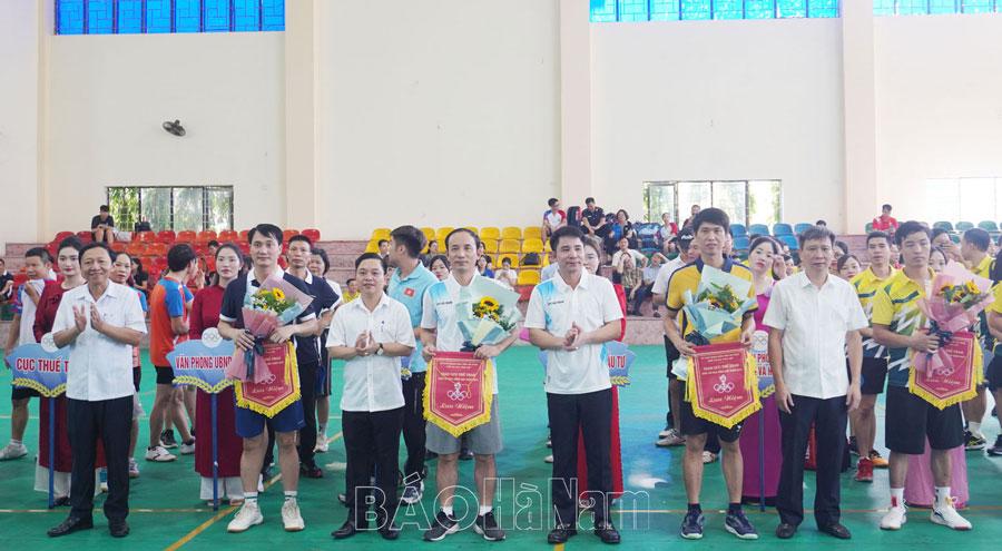 Khai  mạc Hội thao Khối thi đua Kinh tế tổng hợp