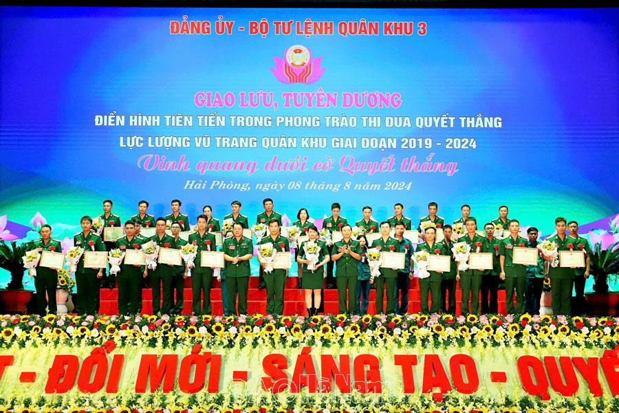 Chiến sỹ trẻ tiêu biểu, tận tụy với công việc