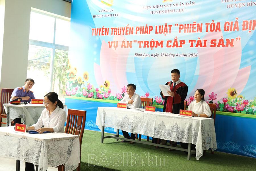 Tuyên truyền pháp luật “Phiên tòa giả định” vụ án “Trộm cắp tài sản” tại Bình Lục