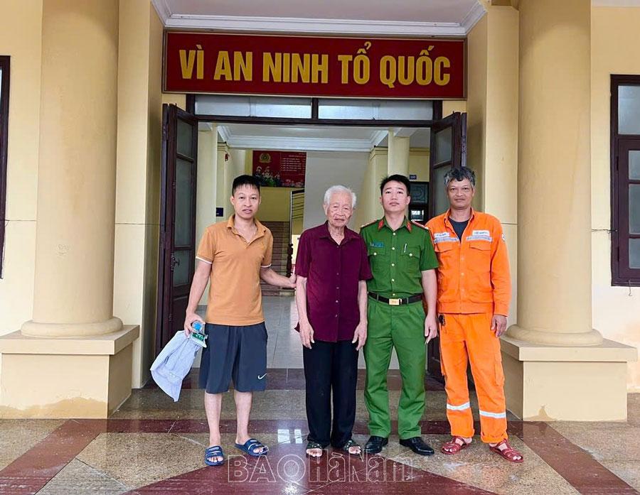 Công an Phủ Lý giúp đỡ cụ ông bị lẫn đi lạc về với gia đình