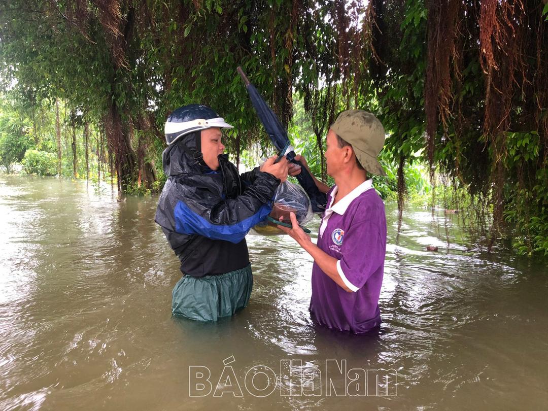 Thanh Liêm tạm thời cho học sinh các điểm trường 3 xã nghỉ học vì nước dâng cao