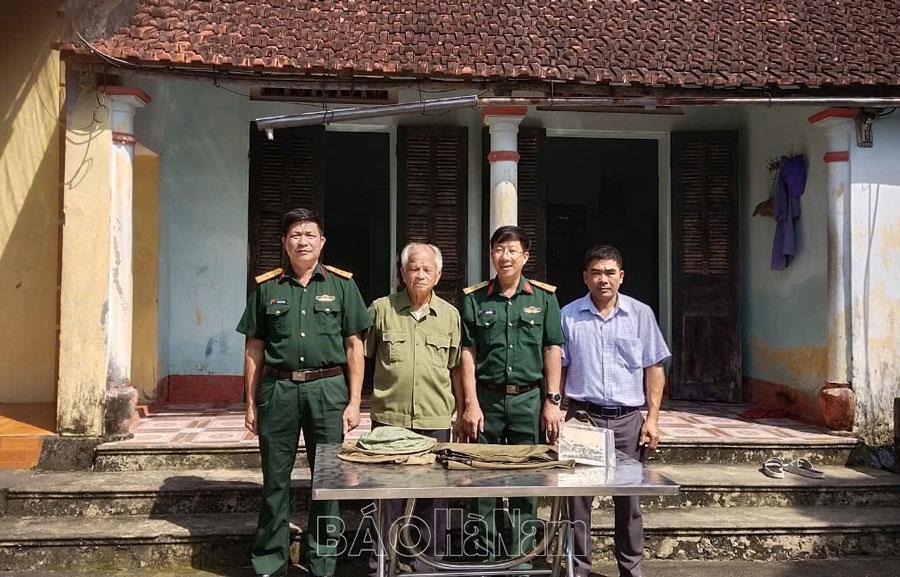 Ban CHQS Thanh Liêm vận động hiến tặng được 30 kỷ vật chiến tranh