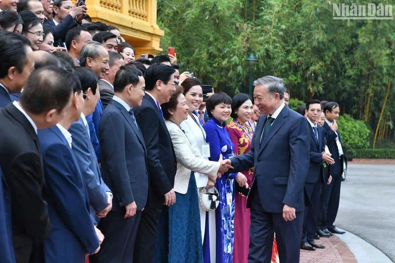 Tổng Bí thư, Chủ tịch nước Tô Lâm gặp mặt Đoàn đại biểu doanh nhân tiêu biểu