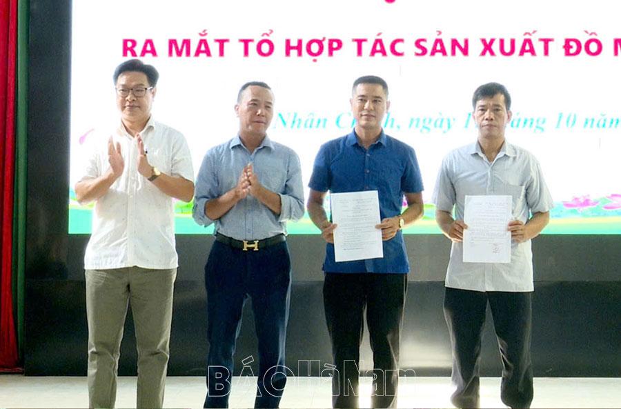 Ra mắt Tổ hợp tác sản xuất đồ mộc dân dụng và Tổ hội trồng rau an toàn tại xã Nhân Chính