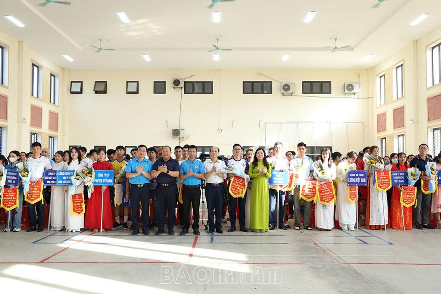 Khai mạc Giải bóng đá CNLĐ các khu công nghiệp tỉnh lần thứ XII