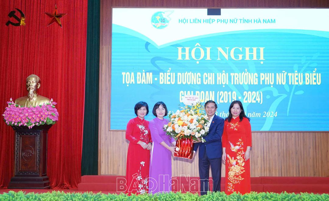 Hội LHPN tỉnh biểu dương 41 chi hội trưởng phụ nữ tiêu biểu giai đoạn 2019 - 2024