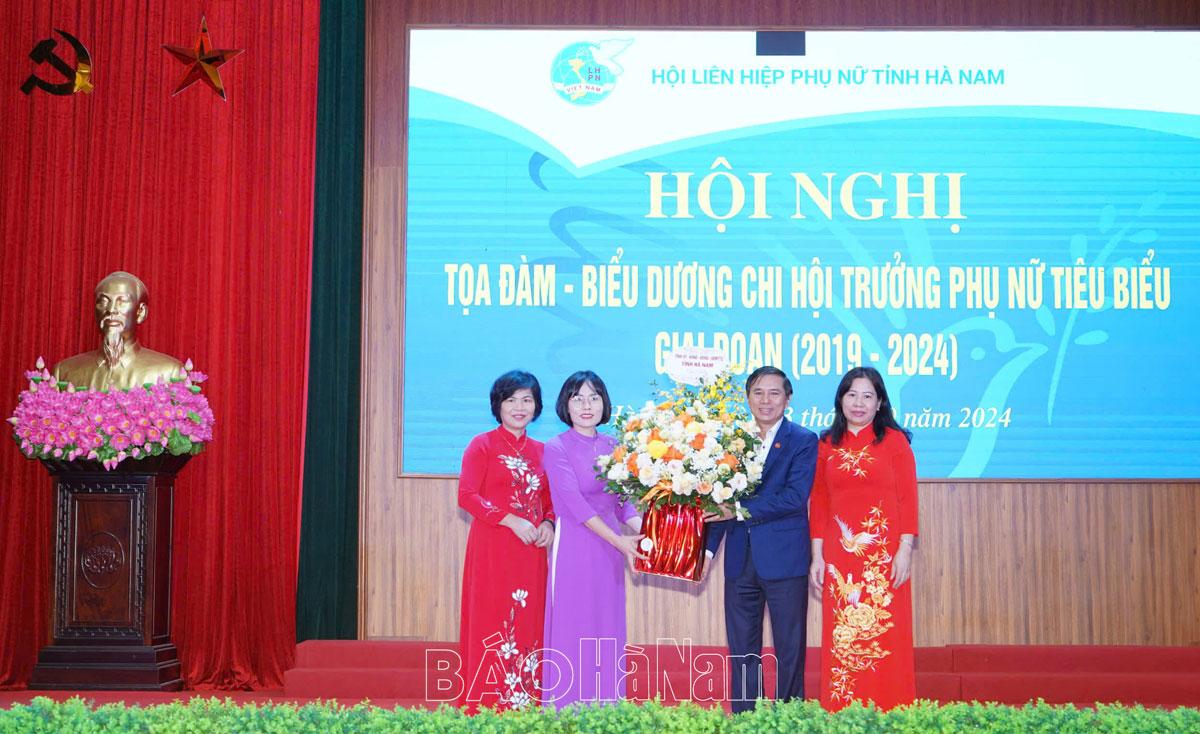 Hội LHPN tỉnh biểu dương 41 chi hội trưởng phụ nữ tiêu biểu giai đoạn 2019 - 2024