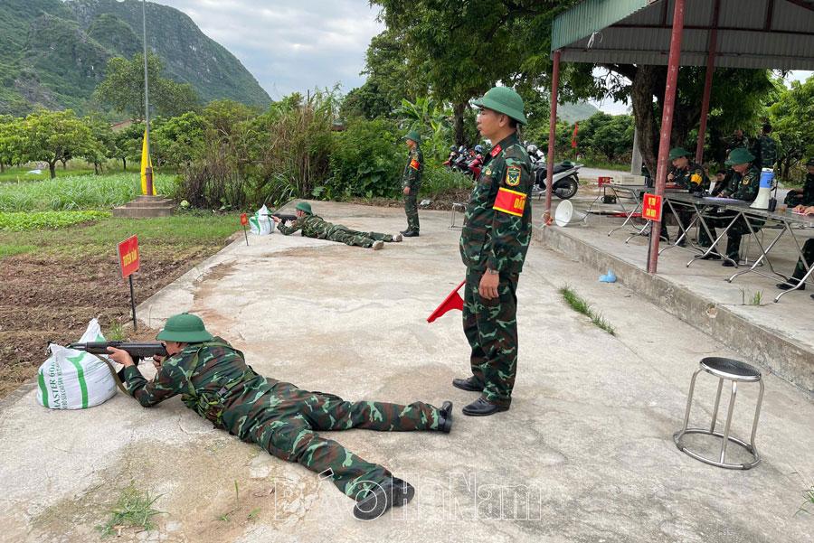 Ban CHQS Kim Bảng kiểm tra bắn đạn thật đối với sỹ quan, quân nhân chuyên nghiệp