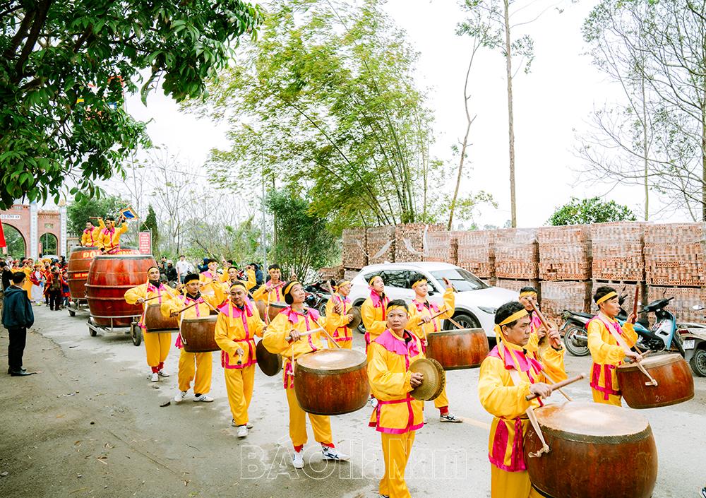 Hội làng - Cảm quan và hiện thực