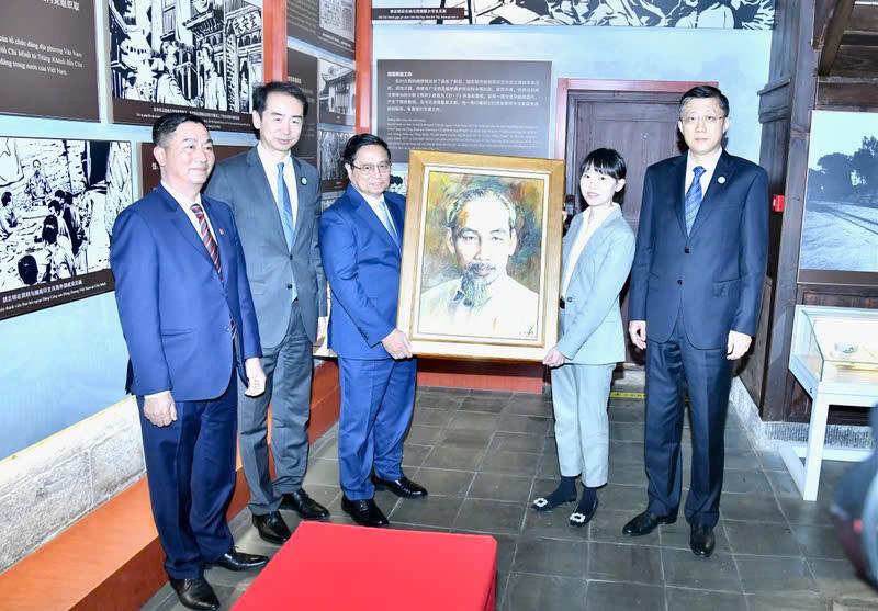 Thủ tướng Phạm Minh Chính thăm Khu di tích lịch sử Chủ tịch Hồ Chí Minh tại Côn Minh