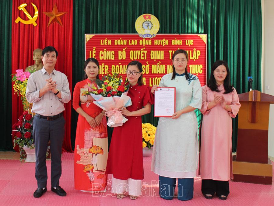 Thành lập Nghiệp đoàn cơ sở Trường Mầm non tư thục xã Trung Lương