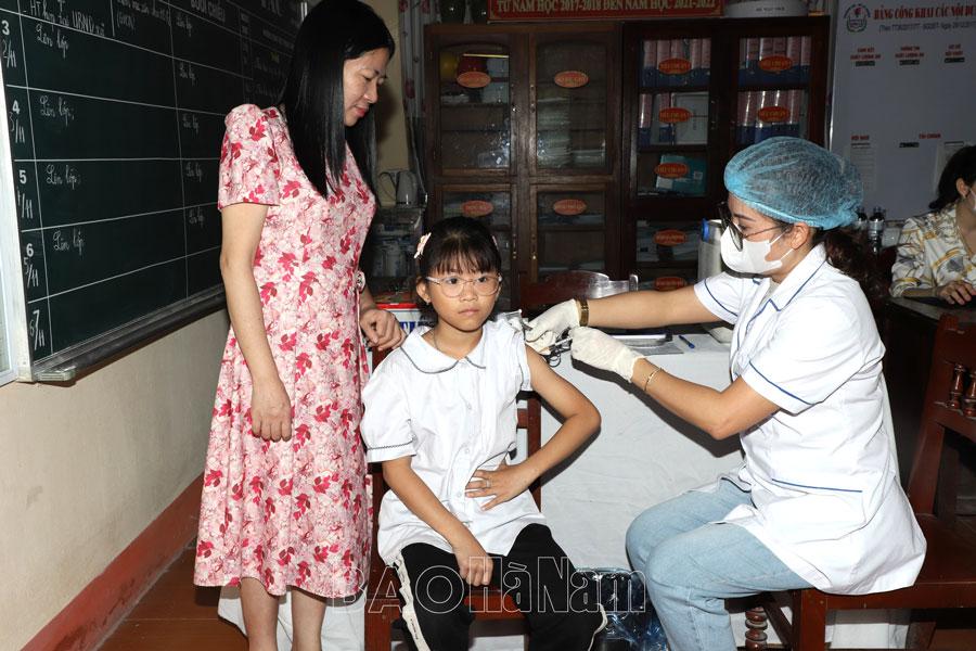 Triển khai kế hoạch tiêm vắc - xin phòng bệnh uốn ván và bệnh bạch hầu (Td) cho trẻ đủ 7 tuổi