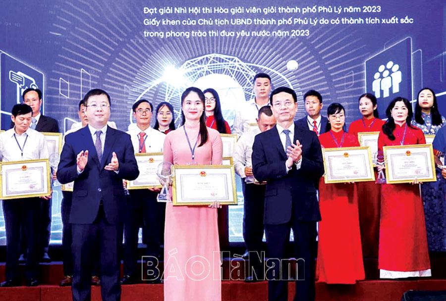 Điển hình tiên tiến toàn quốc trong hoạt động thông tin cơ sở