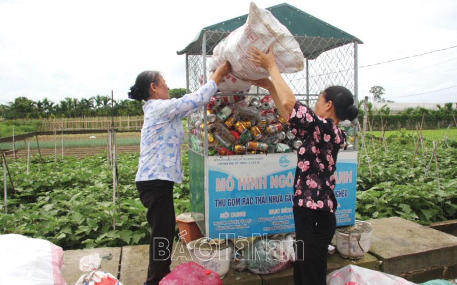 Phụ nữ Bình Lục tích cực tham gia bảo vệ môi trường