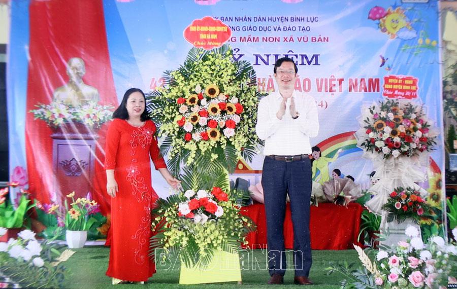 Trường Mầm non Vũ Bản kỷ niệm Ngày Nhà giáo Việt Nam