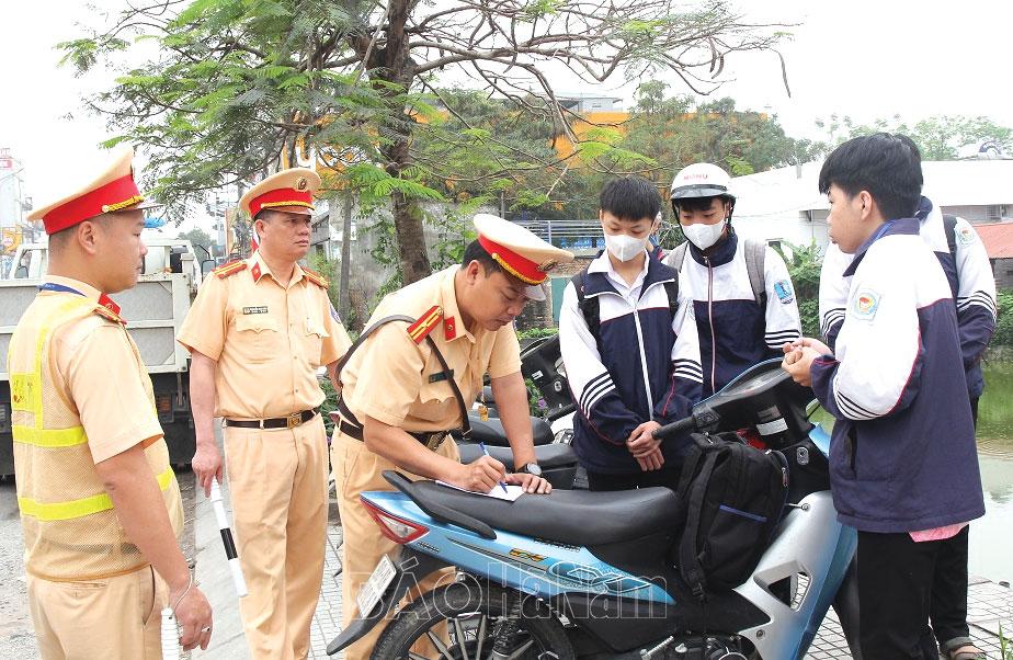 Nỗ lực giảm thiểu vi phạm trật tự an toàn giao thông trong học sinh