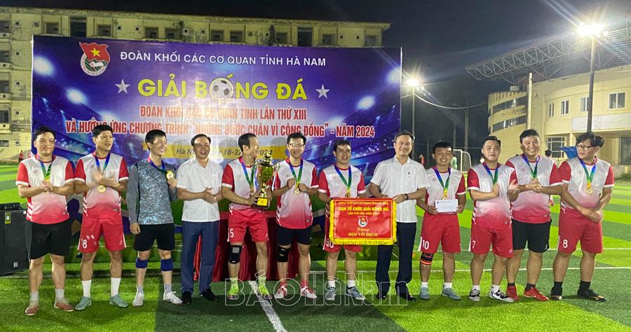 Đội liên quân Tỉnh ủy- Tỉnh đoàn giành Cúp Giải Bóng đá Đoàn Khối các cơ quan tỉnh lần thứ XIII