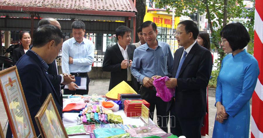 Hội LHPN tỉnh biểu dương 30 tập thể, cá nhân điển hình thực hiện Đề án 01