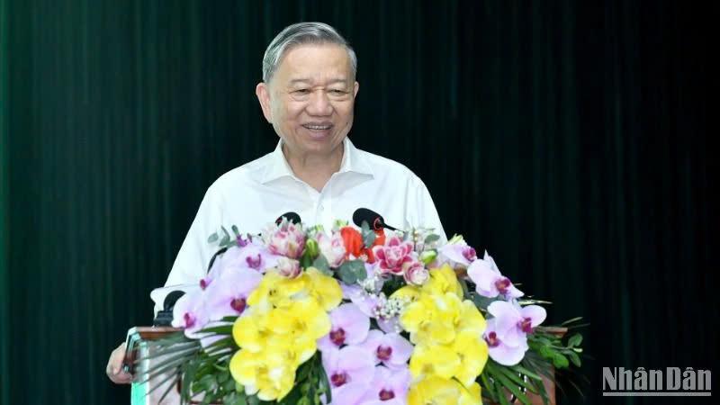 Tổng Bí thư Tô Lâm tiếp xúc cử tri tại Hưng Yên